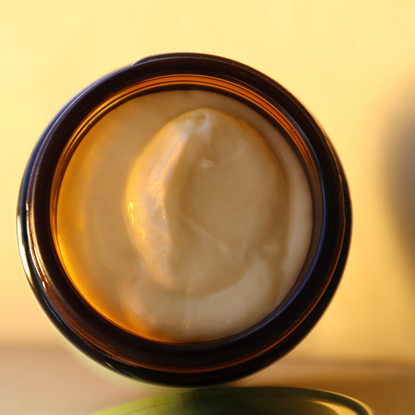 Creamy magnesium body moisturizer texture