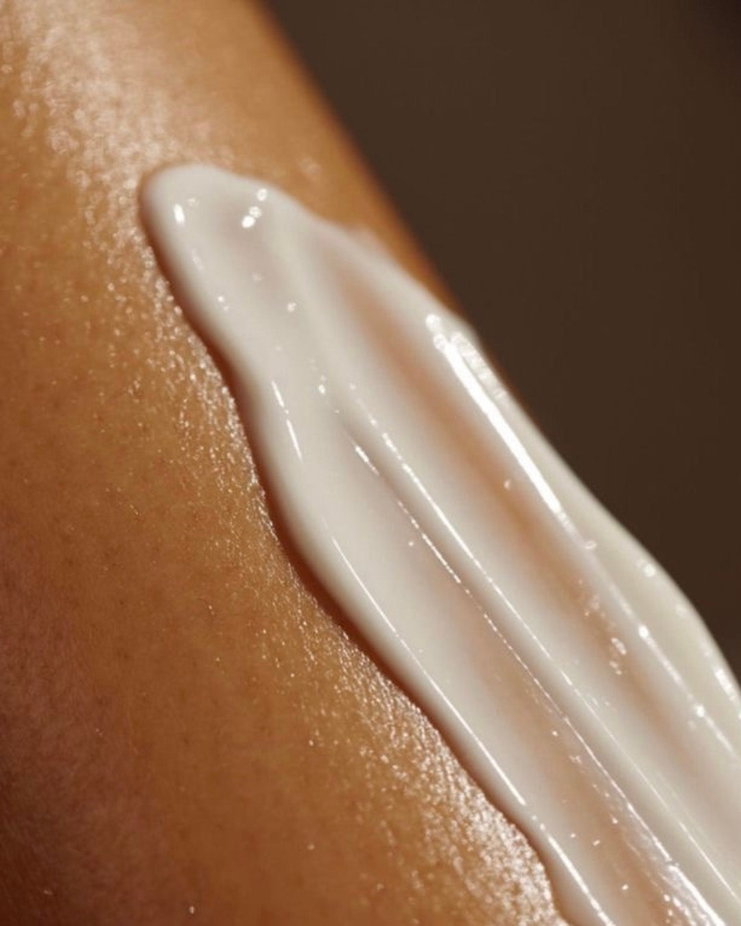 ORGANIC WILD BEAUTY TALLOW MOISTURIZER APPLIED TO HEALTHY SKIN